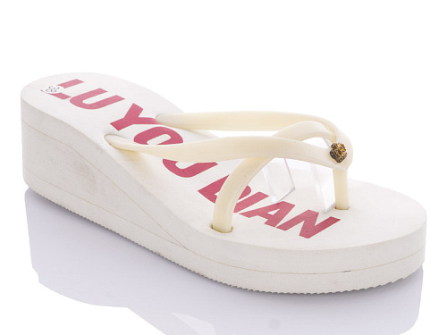 Шлепанцы Miss Ilonna Шлепки N69 бежевый в магазине Фонтан Обуви