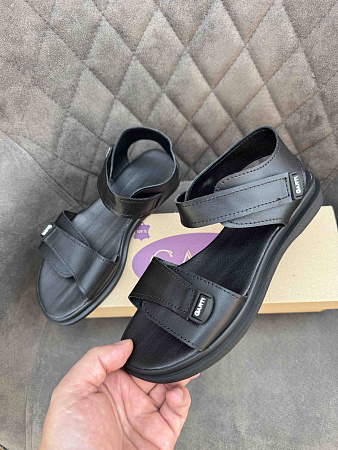 Босоножки 36 чорна шкіра в магазине Фонтан Обуви