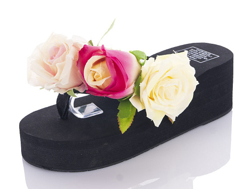 Шлепанцы Miss Ilonna Шлепки цветы черный в магазине Фонтан Обуви