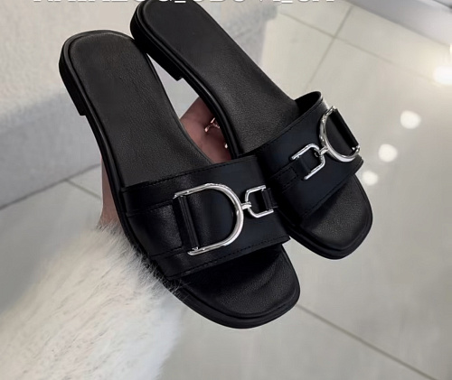 Шлепанцы 49 чорна шкіра в магазине Фонтан Обуви