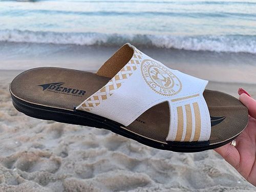 Шлепанцы Demur MKD6396 white в магазине Фонтан Обуви