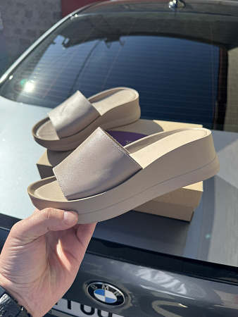 Шлепанцы 0133 беж шкіра в магазине Фонтан Обуви