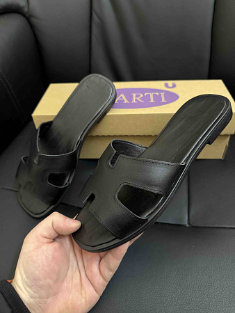 Шлепанцы 64 чорна шкіра  в магазине Фонтан Обуви