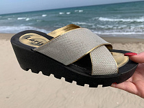 Шлепанцы Gurkem W777 white-gold в магазине Фонтан Обуви